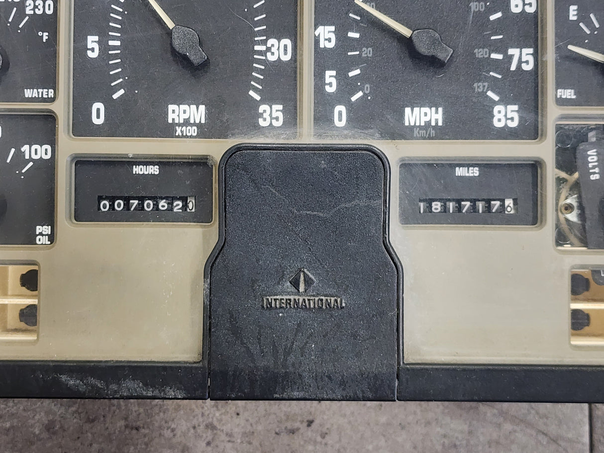 International 3513341C91 Instrument Cluster Dashboard
