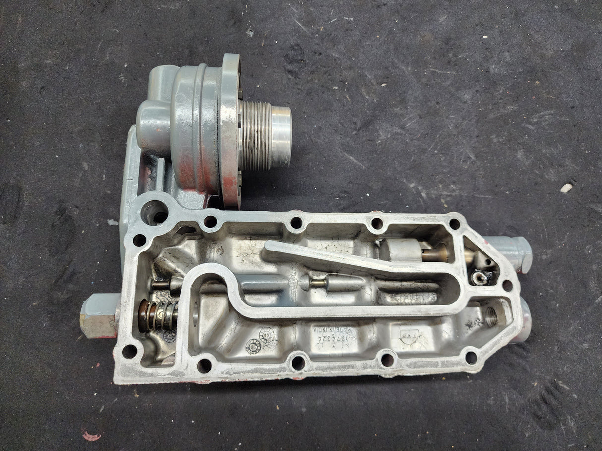 Cummins ISL 8.3L Diesel Engine Oil Filter Base Cooling Cover 3974324 For Sale