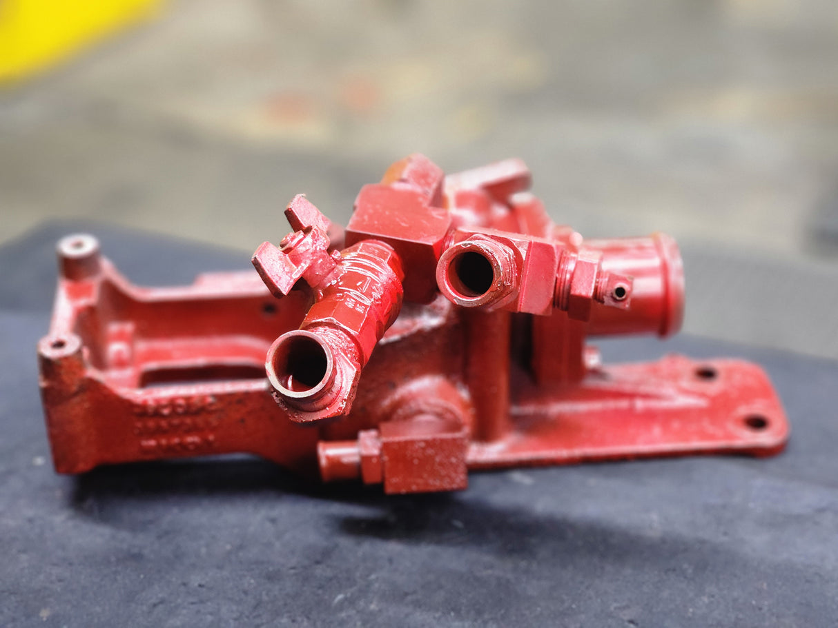 Cummins ISB 6.7L Water Outlet/Alternator Bracket, Water Inlet Connection