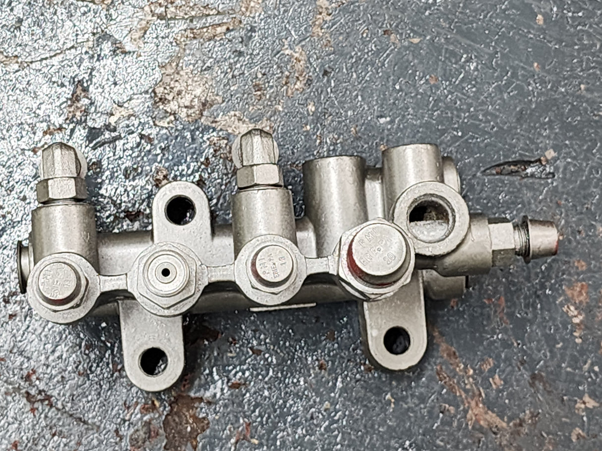 Caterpillar C15 Engine Fuel Manifold Part # 316-4410