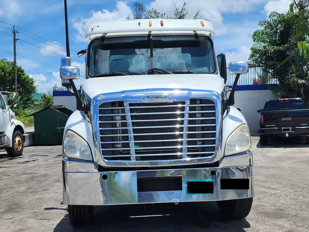 2012 Freightliner Cascadia 125 Cab & Chassis Truck GLIDER KIT (NO ENGINE NO TRANSMISSION)