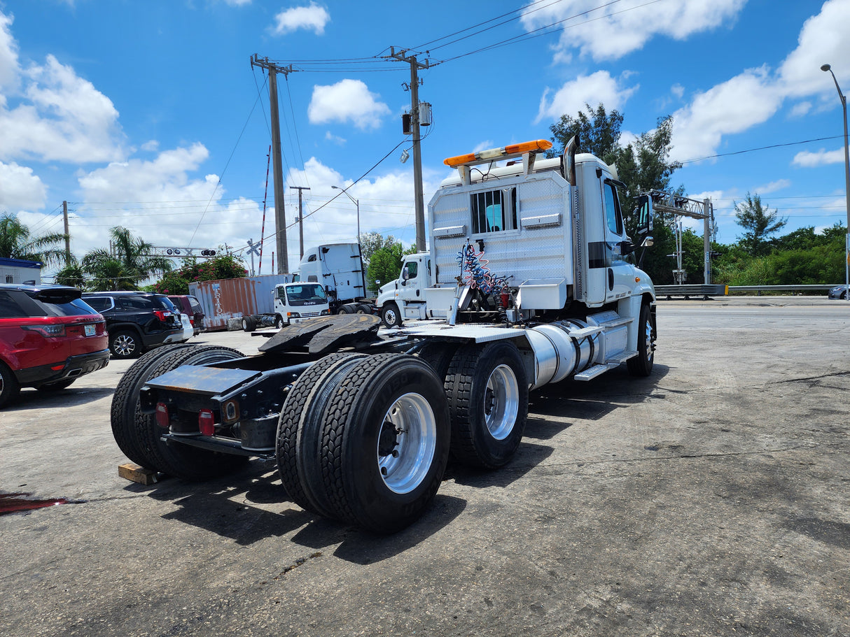 2012 Freightliner Cascadia 125 Cab & Chassis Truck GLIDER KIT (NO ENGINE NO TRANSMISSION)