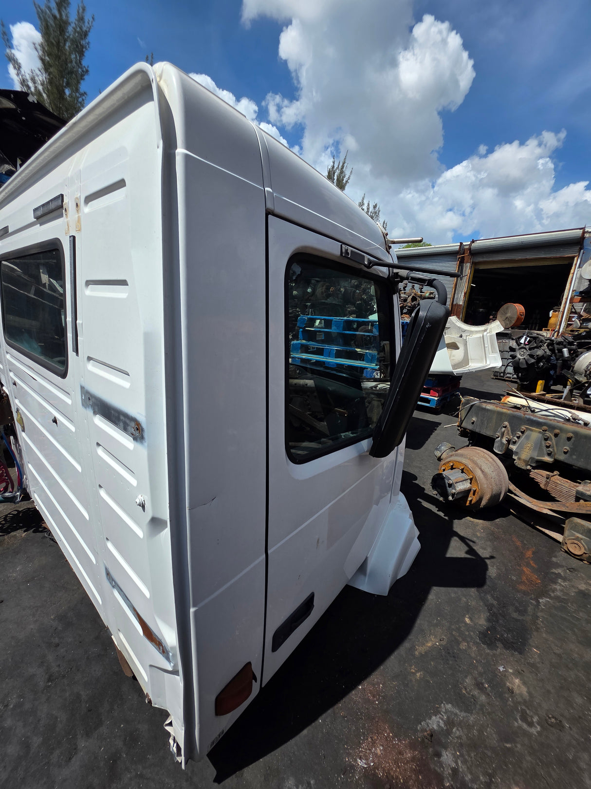 2006 Volvo VNL Conventional New Generation CAB Shell For Sale