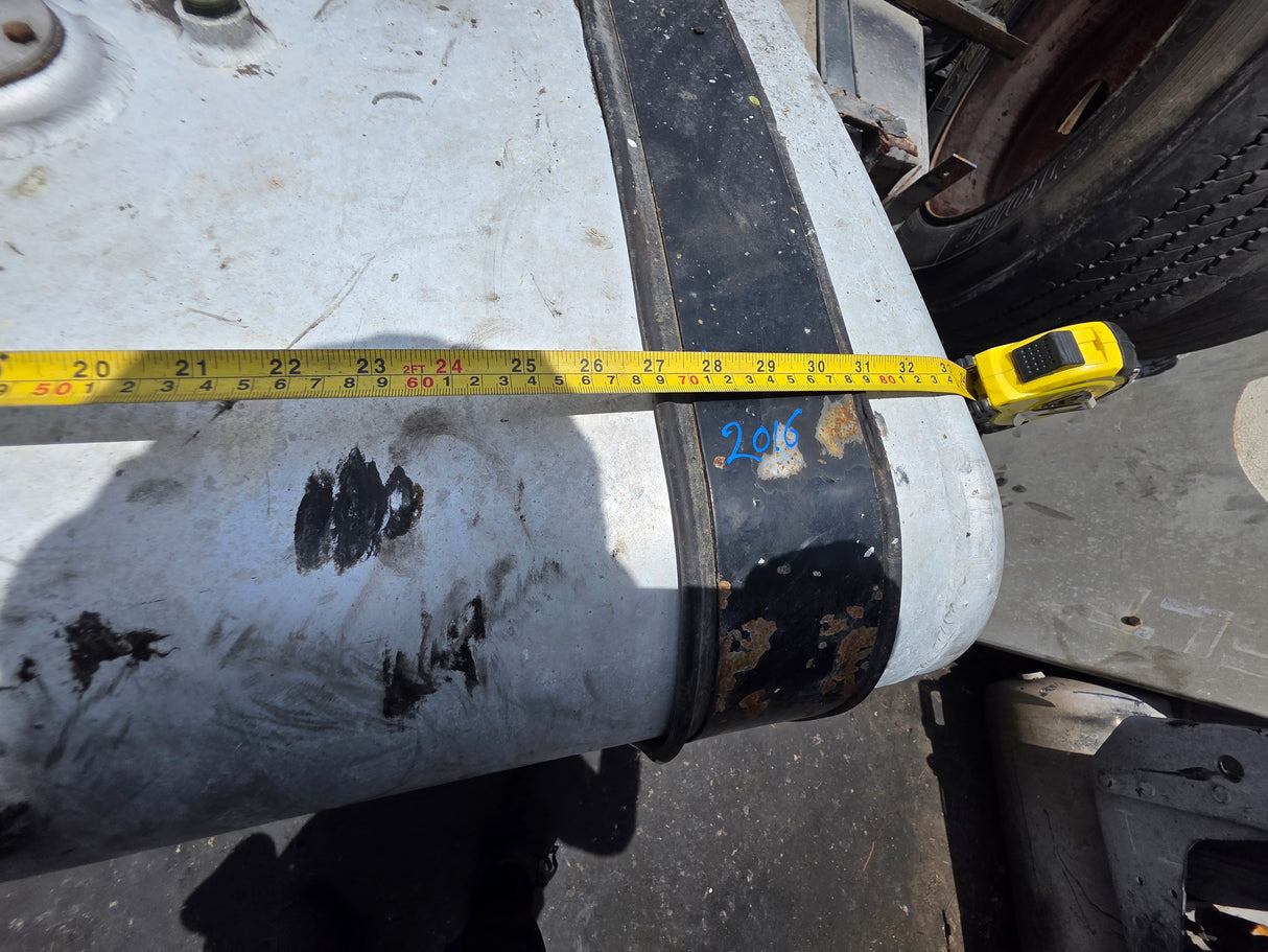 Mack MRU613 Aluminum D-Shape Fuel Tank For Sale