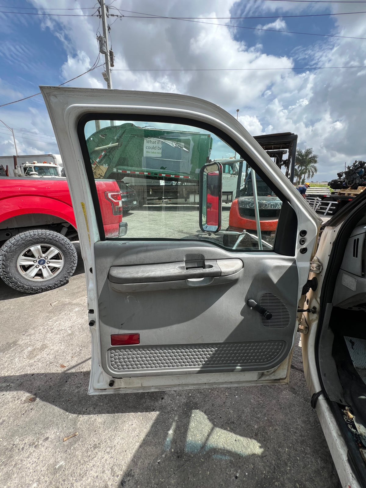 2005 FORD F750 F SERIES SUPER DUTY CAB SHELL FOR SALE