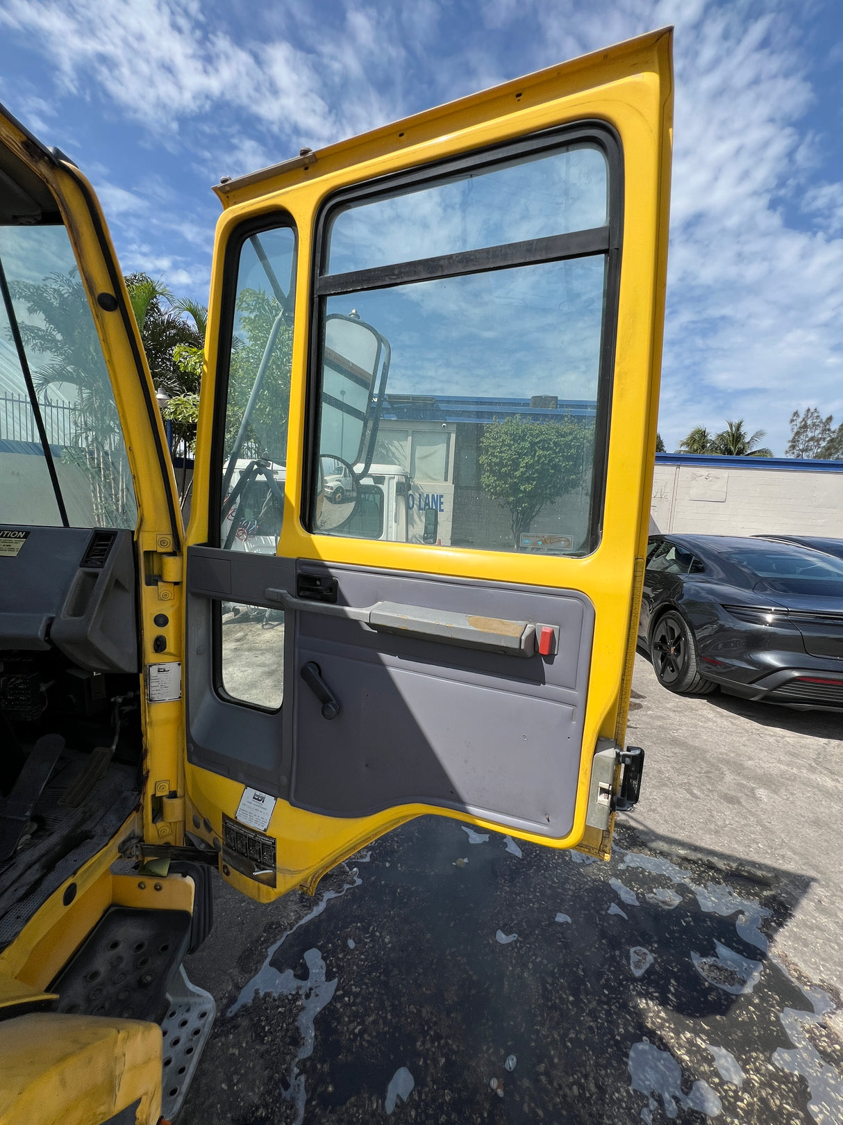 1995 Ford CF8000 Cargo Series CAB Shell For Sale