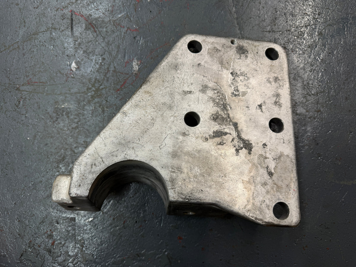 Ford E8HT6A070AA Rear Engine Mounts for CAT 3406B