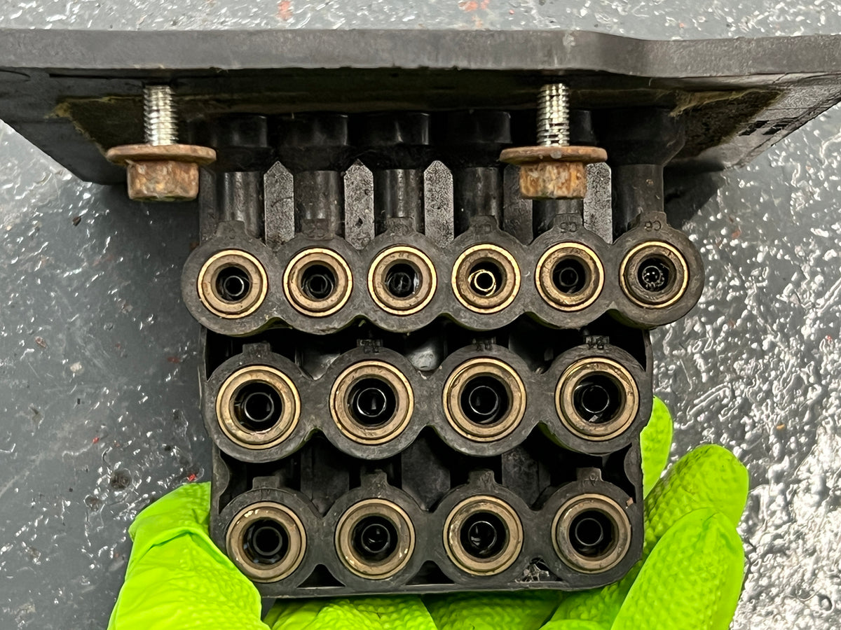 Sterling A1218075001 Air Valve Manifold For Sale