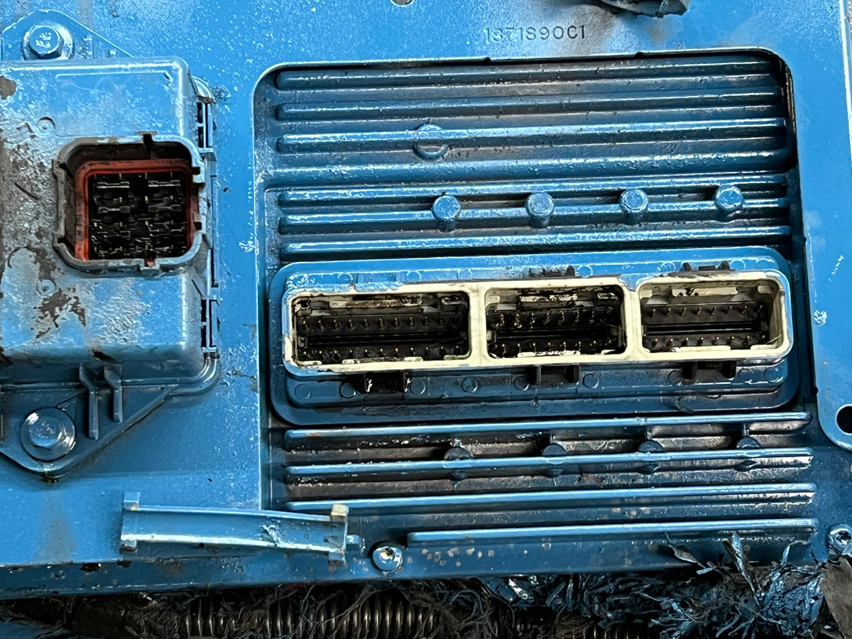 2006 International DT466E Engine Control Module (ECM) Part # 1874251C91, 1839368C2 For Sale