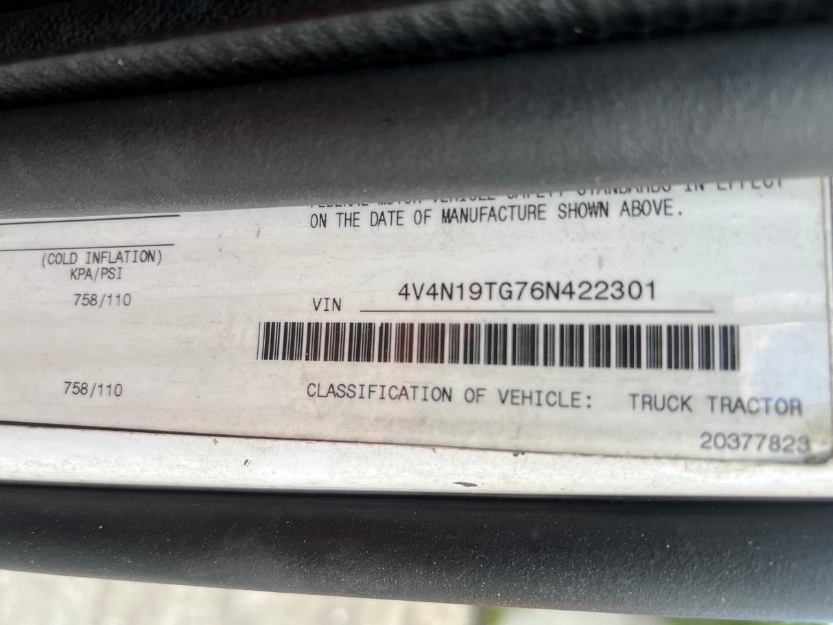2006 Volvo VNL Conventional-New Generation CAB