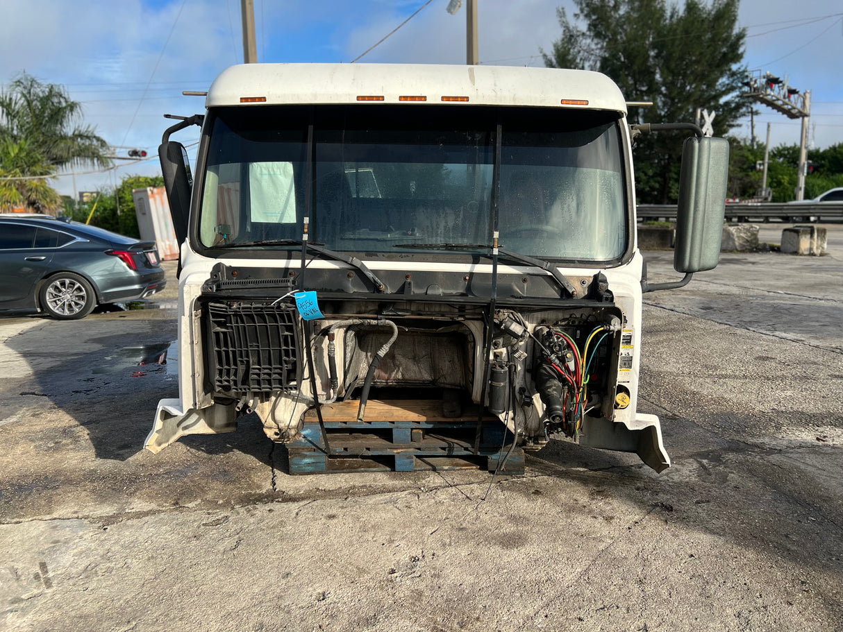 2006 Volvo VNL Conventional-New Generation CAB