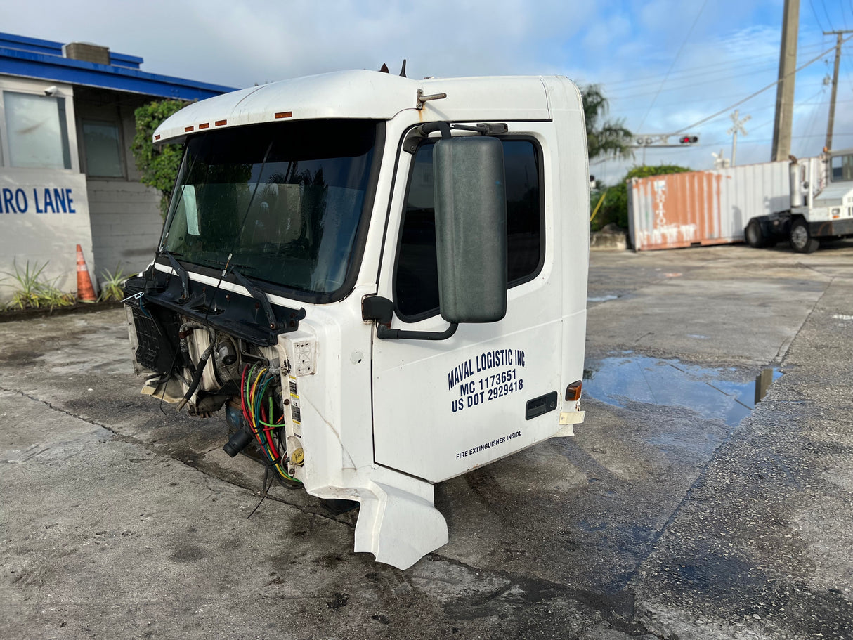 2006 Volvo VNL Conventional-New Generation CAB