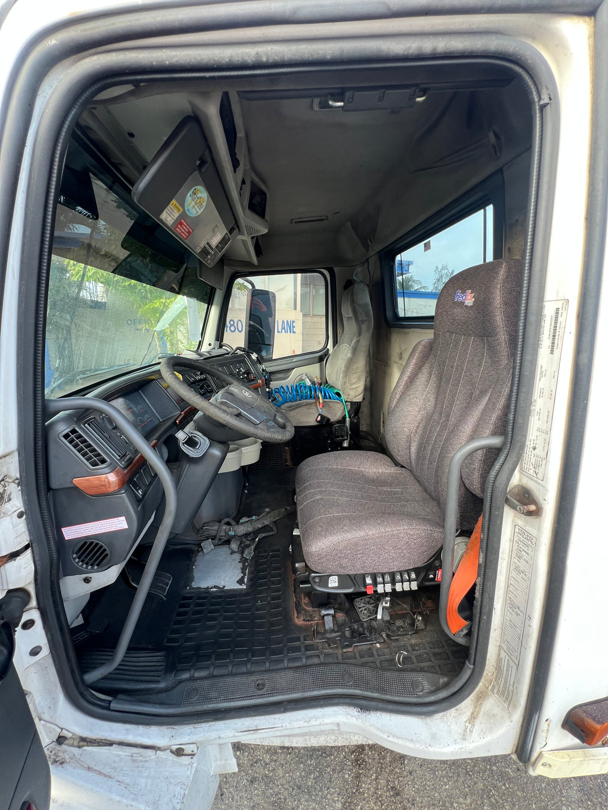 2006 Volvo VNL Conventional-New Generation CAB