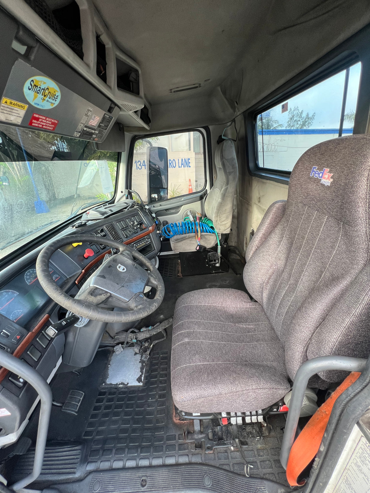 2006 Volvo VNL Conventional-New Generation CAB