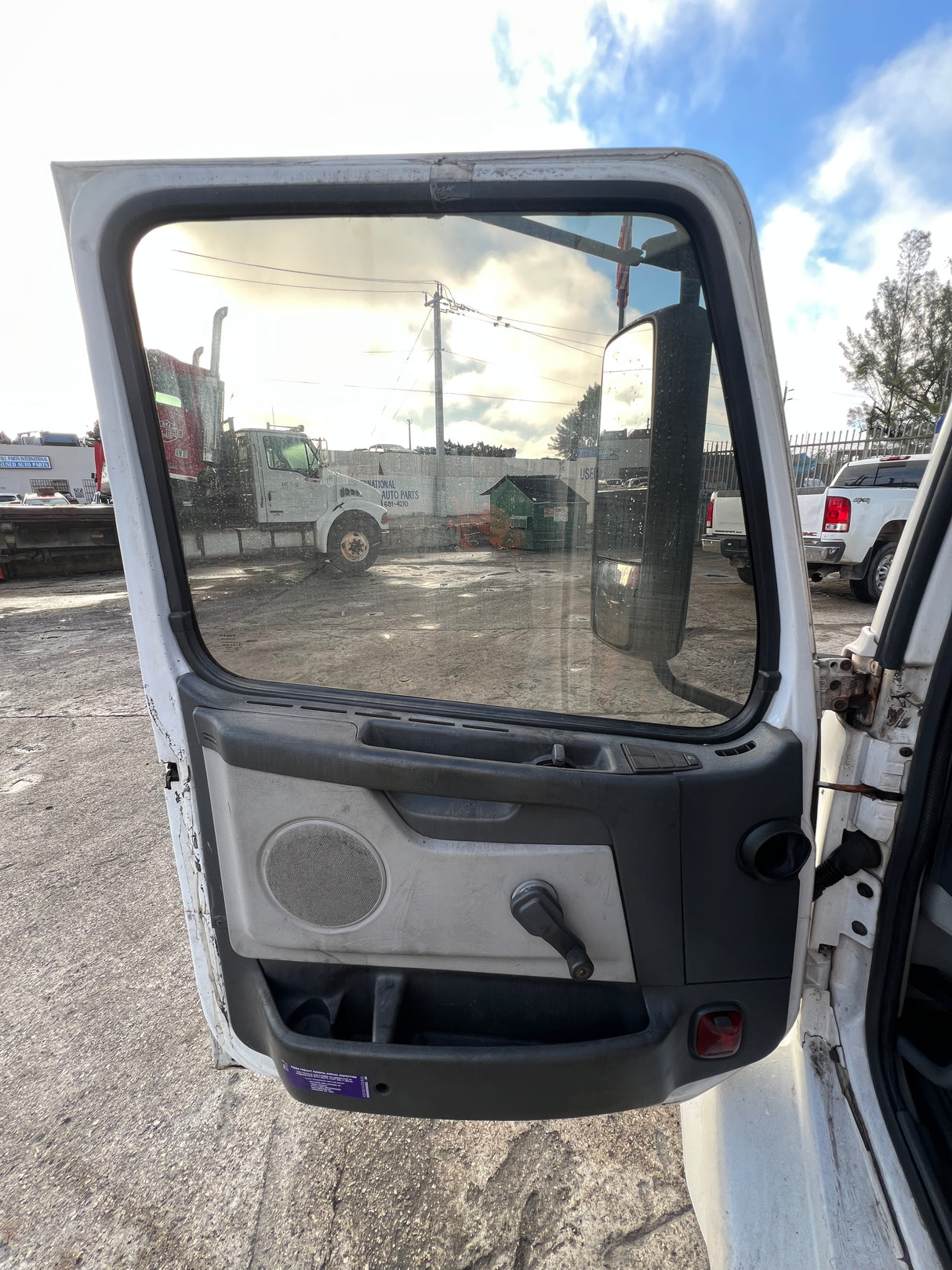 2006 Volvo VNL Conventional-New Generation CAB