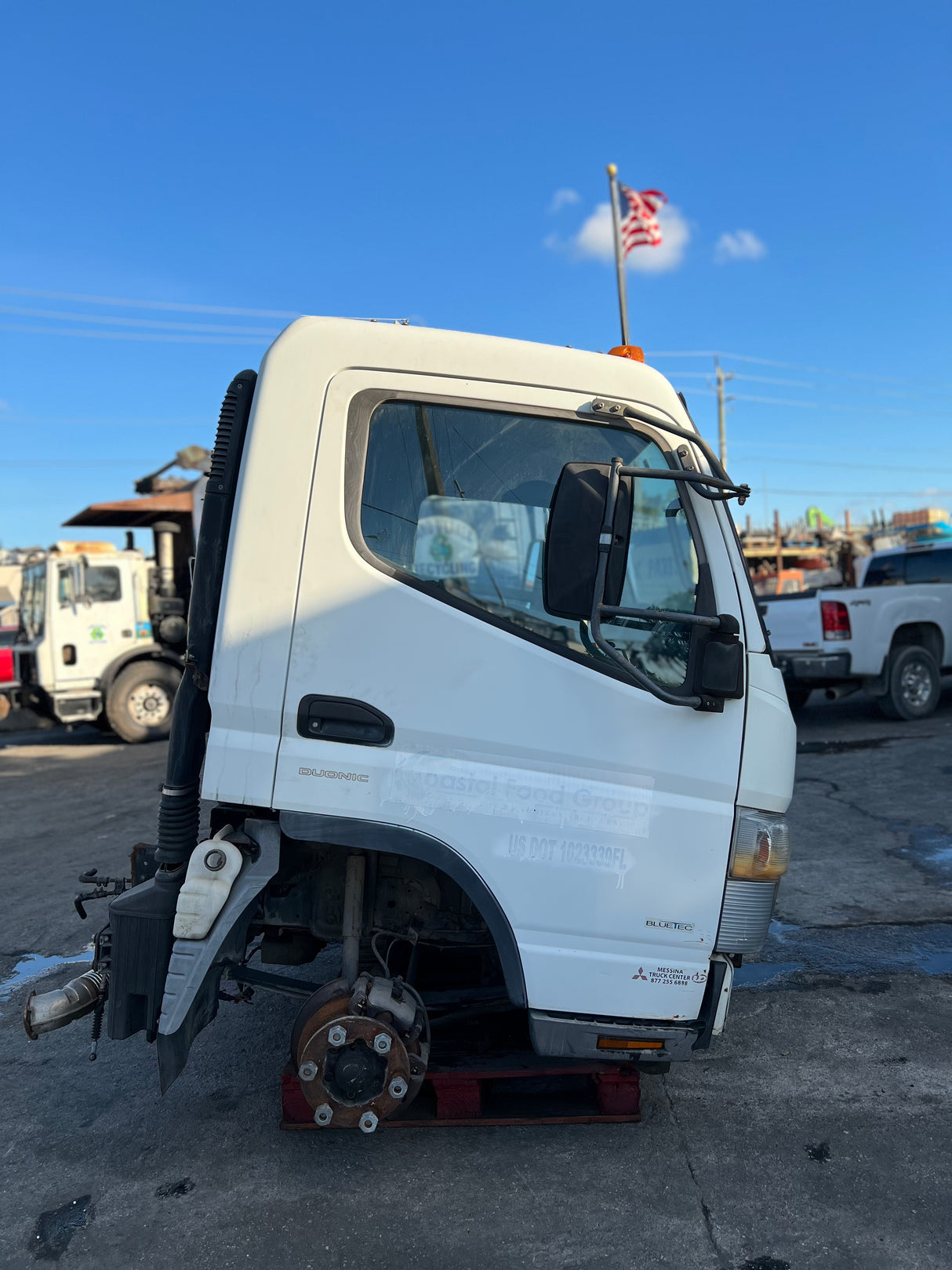 2012 Mitsubishi FEC72S CAB Shell
