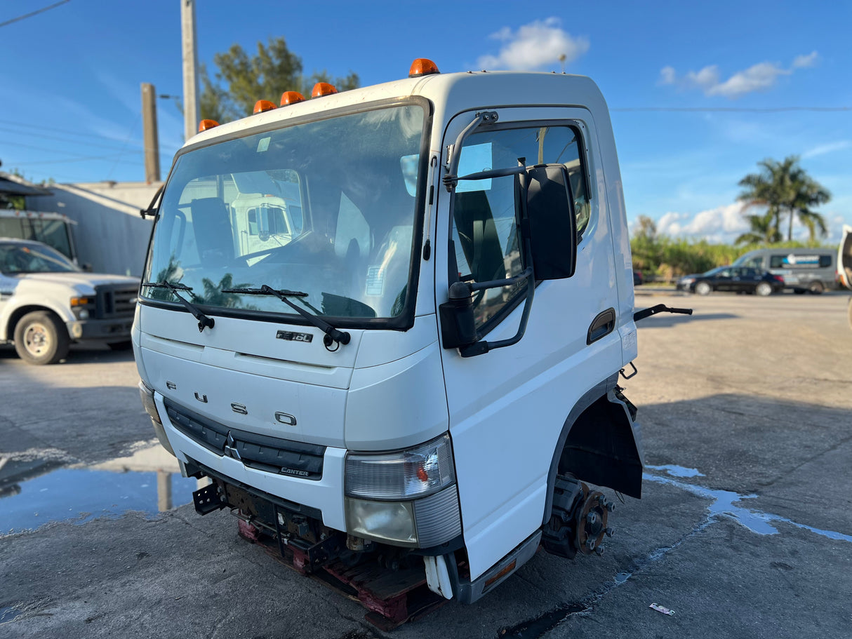 2012 Mitsubishi FEC72S CAB Shell