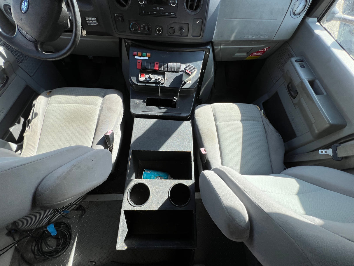 2009 FORD E450 SUPER DUTY Full-Size Van Ambulance/ Truck
