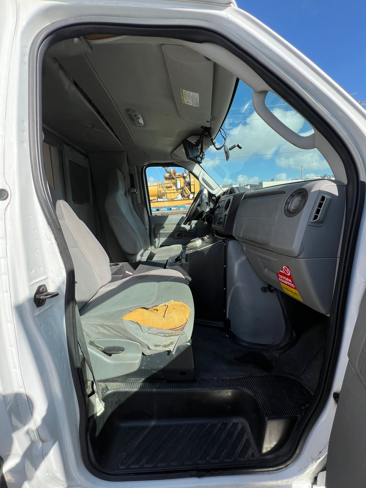 2009 FORD E450 SUPER DUTY Full-Size Van Ambulance/ Truck