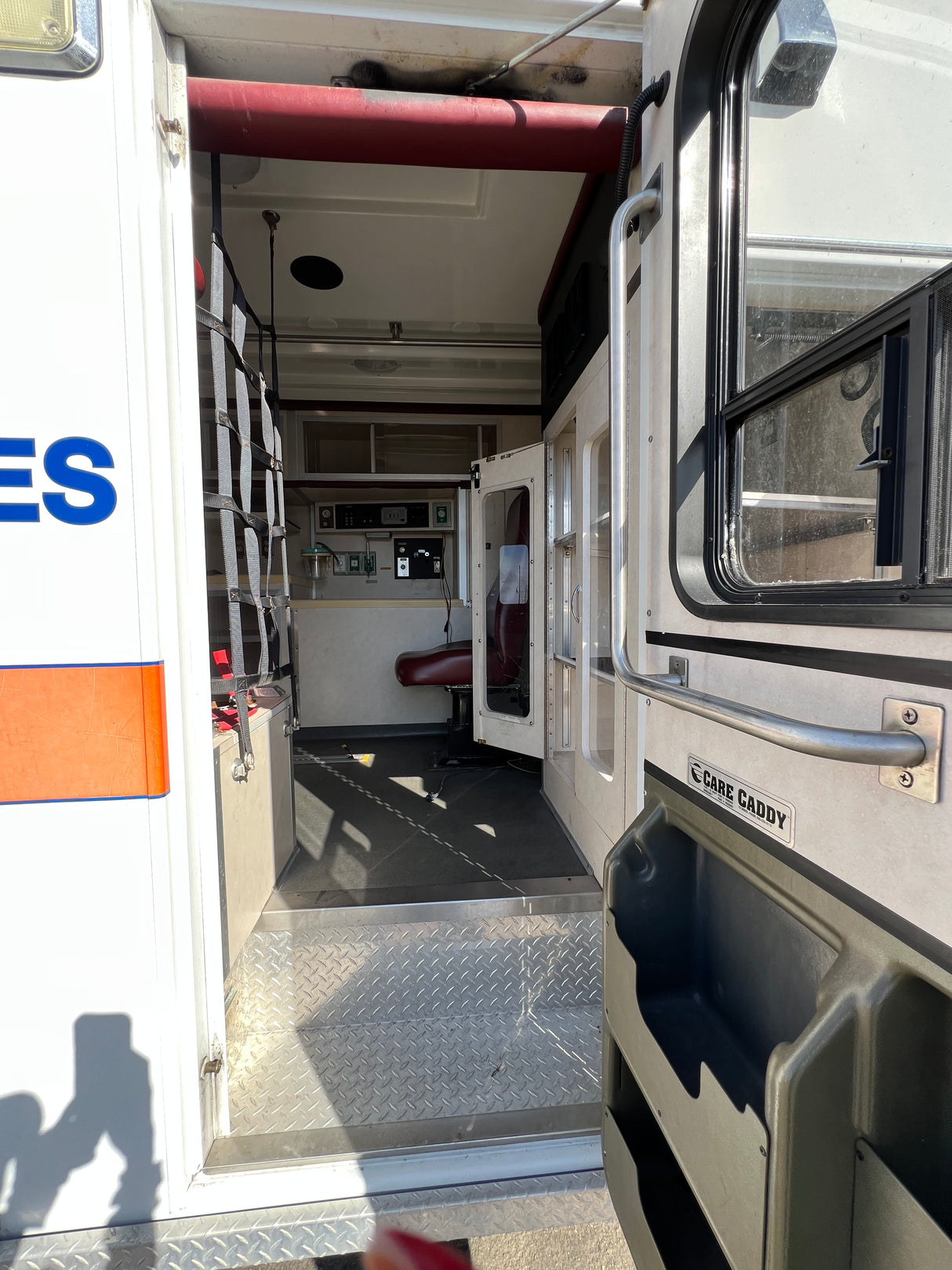 2003 FORD E450 SUPER DUTY Full-Size Van Ambulance/Truck