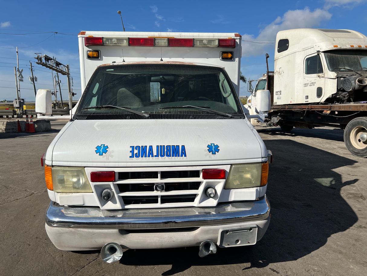 2003 FORD E450 SUPER DUTY Full-Size Van Ambulance/Truck