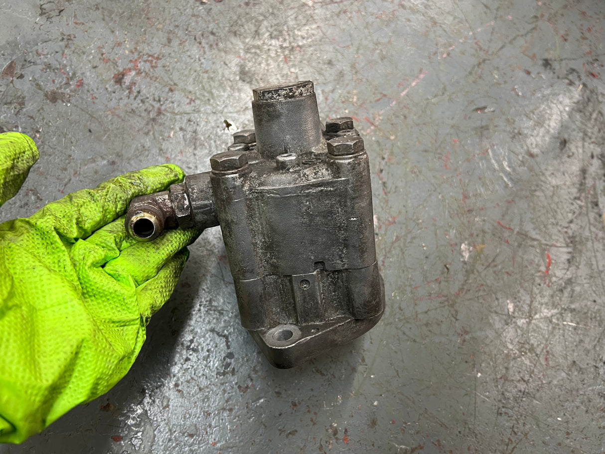 International DT466E Steering Pump LUK Part # 2107611, OEM Part # 2005337C91