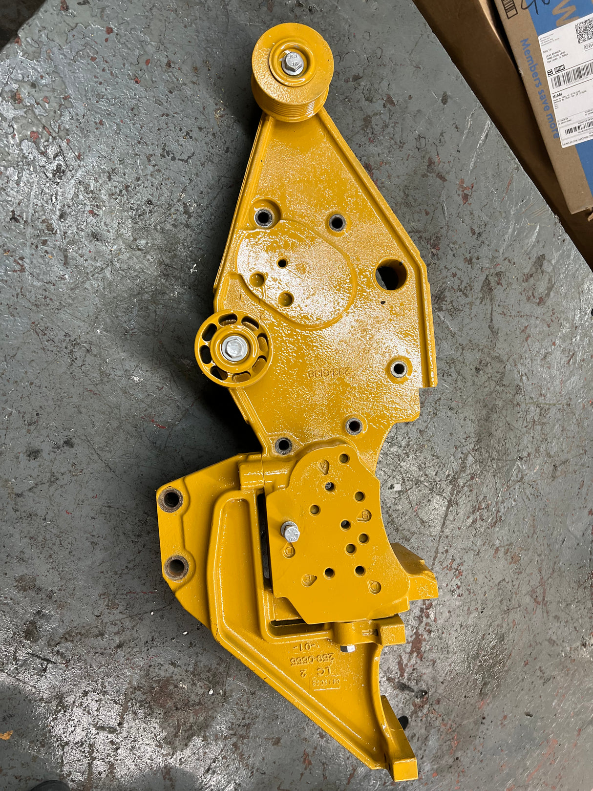 Caterpillar C15 Alternator / Compressor Support Bracket Part # 259-0555, 233-6138 For Sale