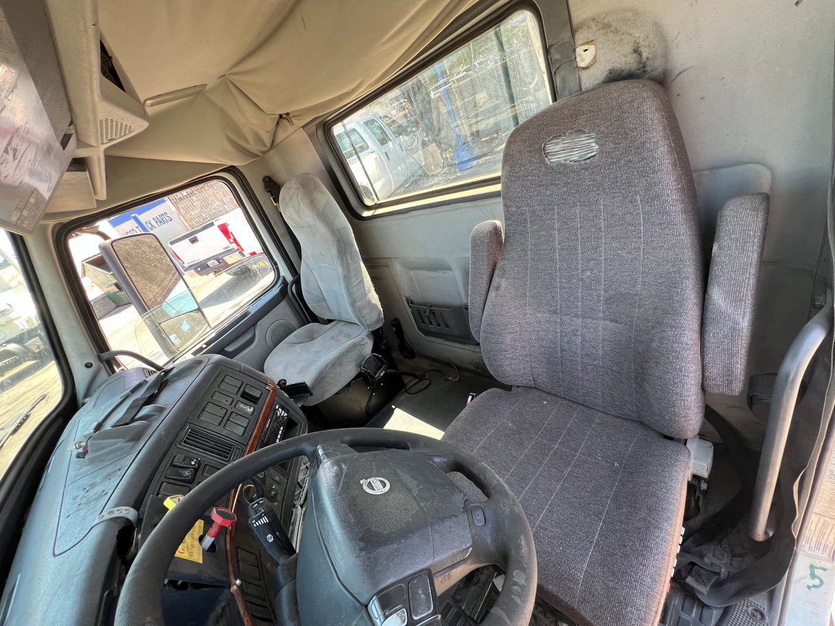 2006 VOLVO VNL NEW-GENERATION CAB SHELL For Sale