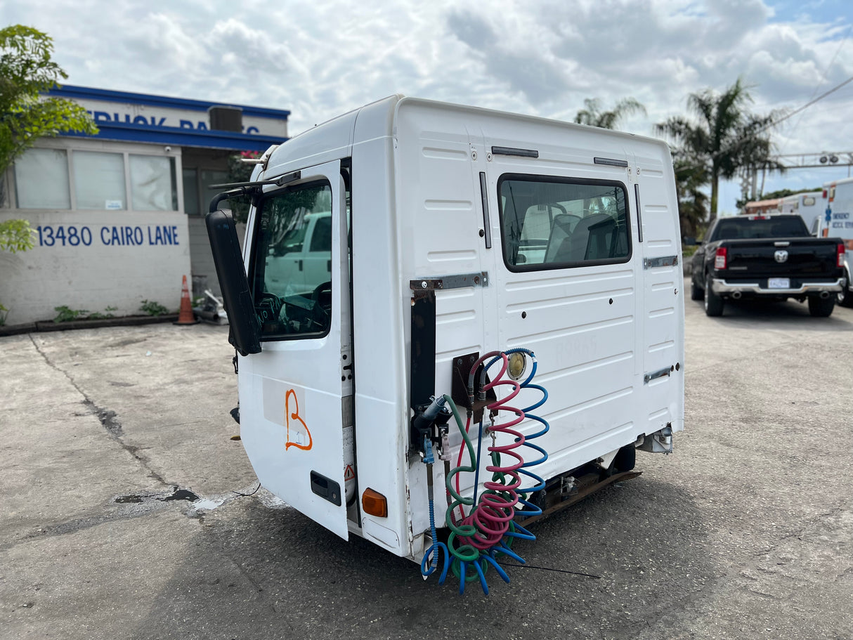 2007 Volvo VNL Conventional New Generation CAB Shell For Sale