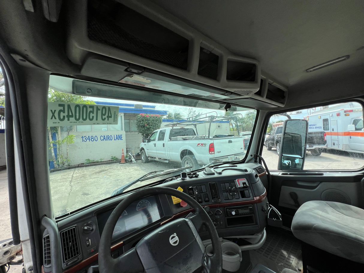 2007 Volvo VNL Conventional New Generation CAB Shell For Sale