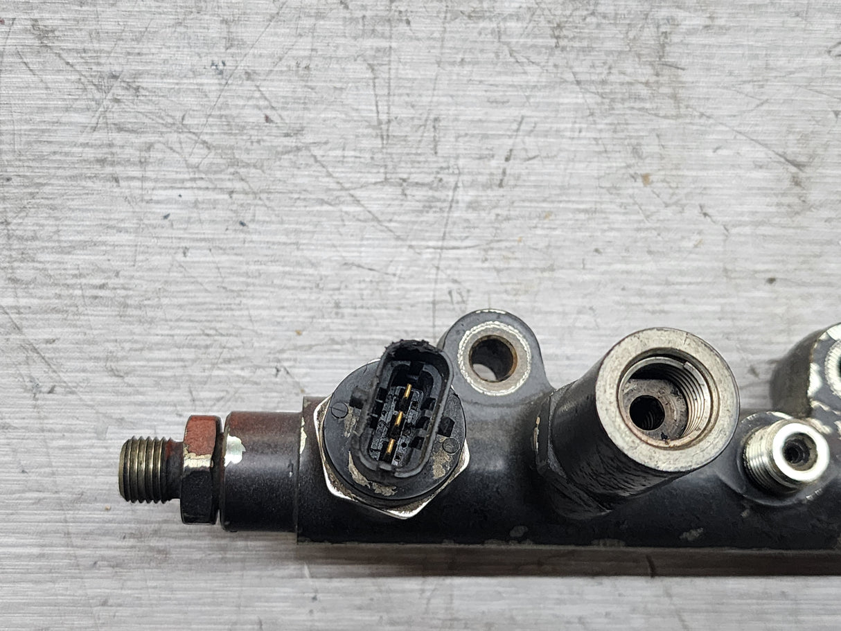Bosch 927 Cummins Diesel 5.9L Fuel Common Rail Pipe For Sale