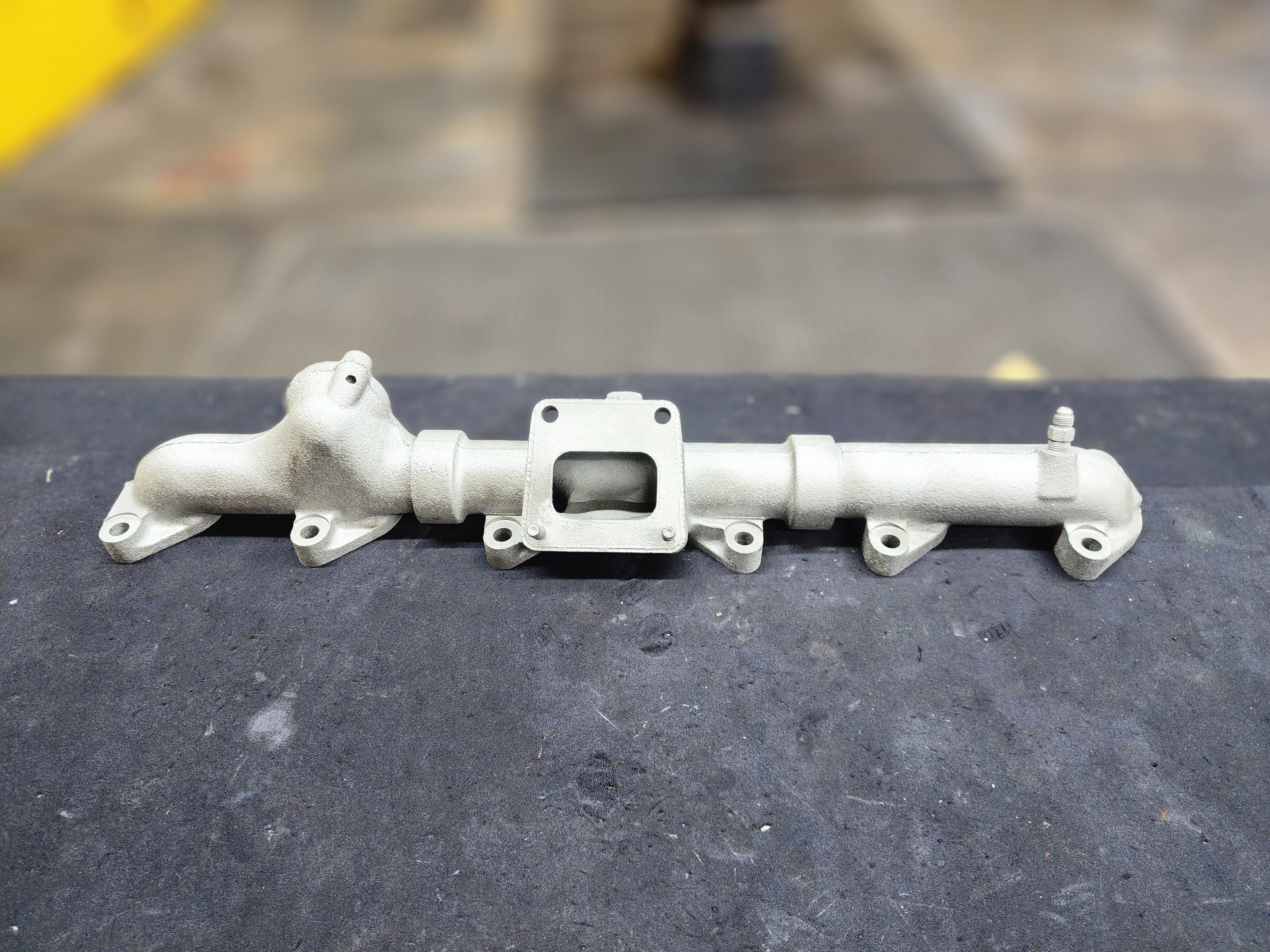 International DT466E Exhaust Manifold 1844988C1, 1844324C2