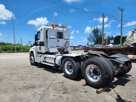 2012 Freightliner Cascadia 125 Cab & Chassis Truck  GLIDER KIT (NO ENGINE NO TRANSMISSION)