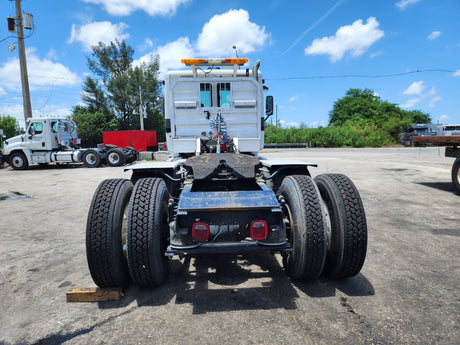 2012 Freightliner Cascadia 125 Cab & Chassis Truck  GLIDER KIT (NO ENGINE NO TRANSMISSION)