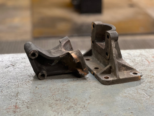 OEM GMC / Chevrolet Rear Engine Mount Bracket / Flywheel Housing Support For Sale