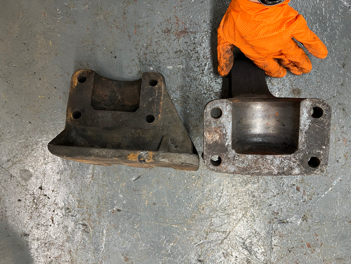 OEM GMC / Chevrolet Rear Engine Mount Bracket / Flywheel Housing Support For Sale