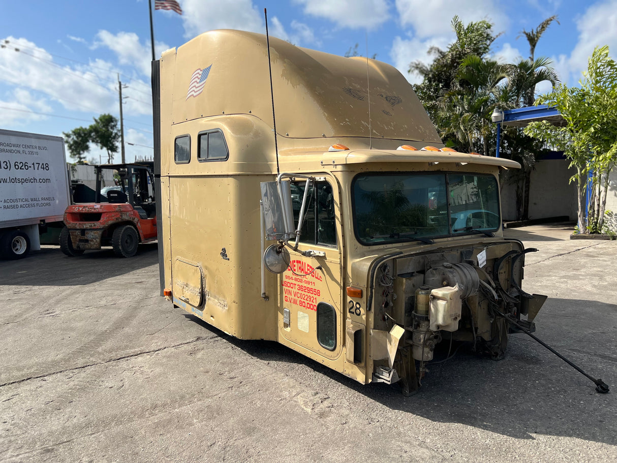 1997 International 9200 SBA Cab