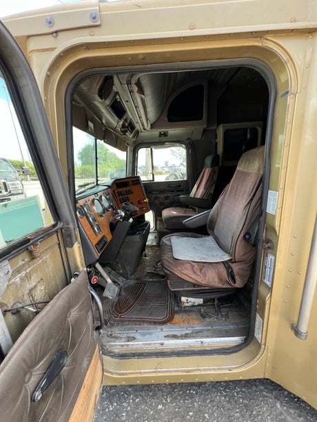 1997 International 9200 SBA Cab