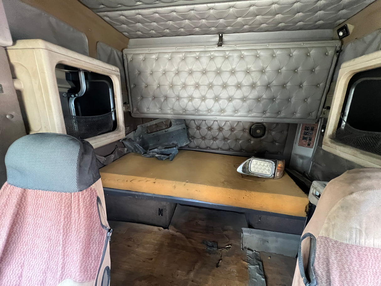 1997 International 9200 SBA Cab