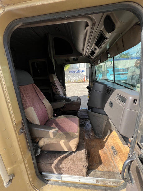 1997 International 9200 SBA Cab