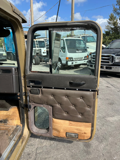 1997 International 9200 SBA Cab