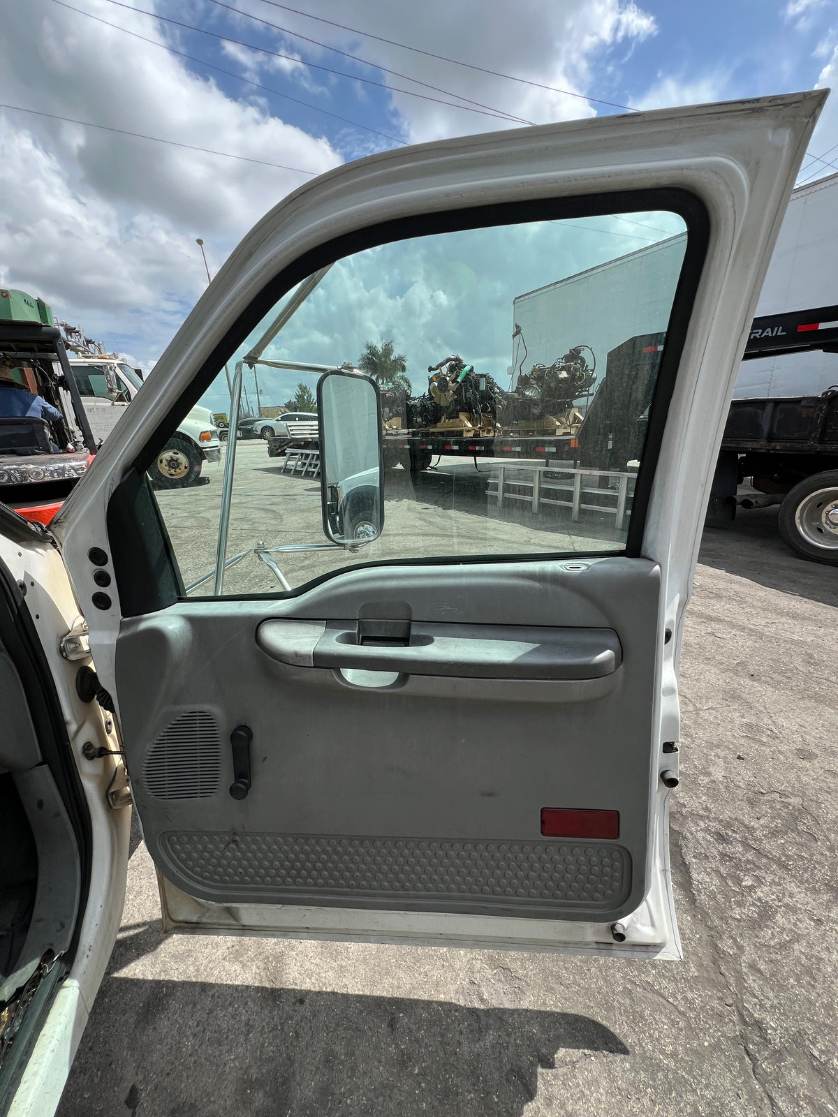 2005 FORD F750 F SERIES SUPER DUTY CAB SHELL FOR SALE