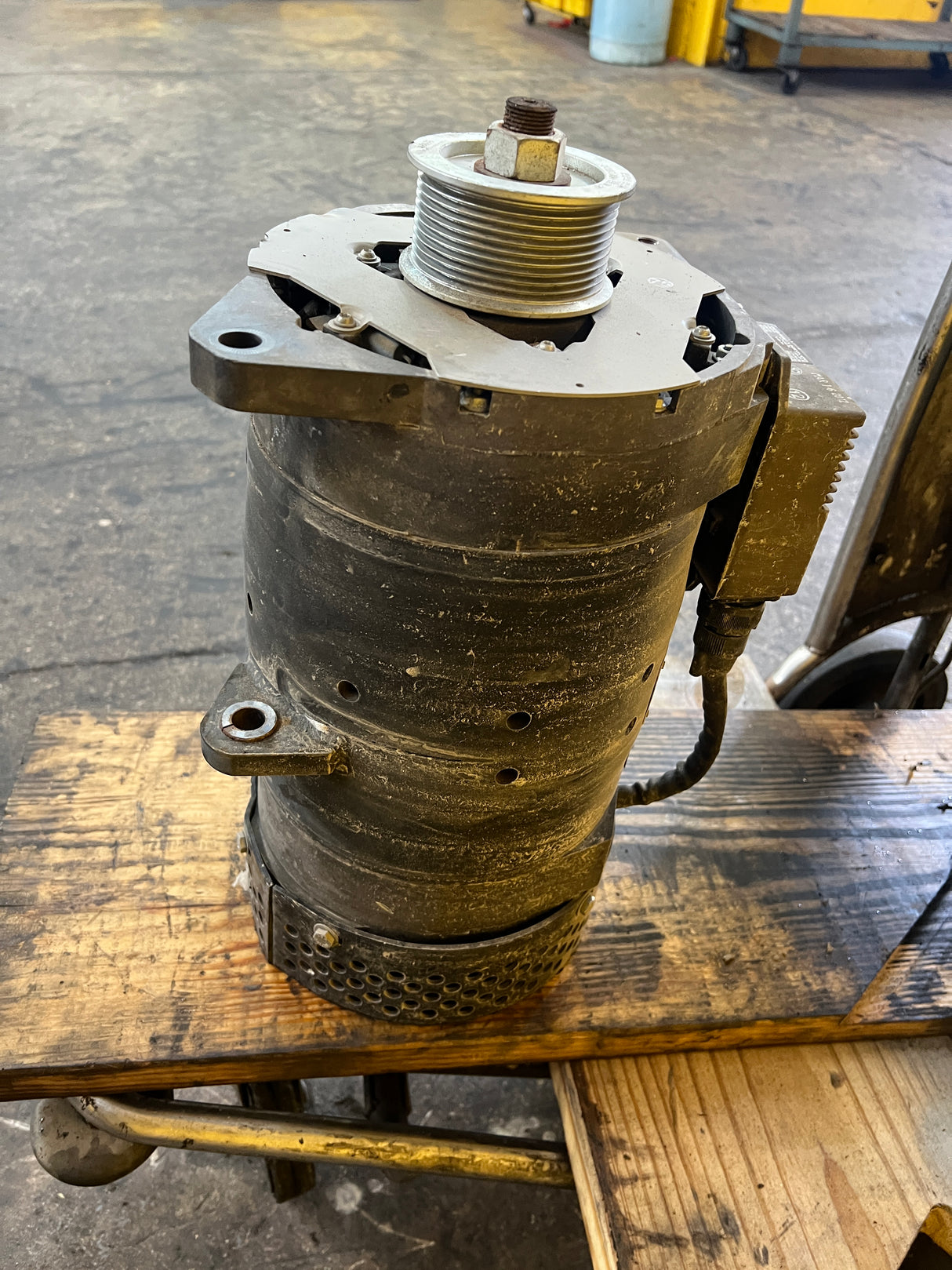 2009 OEM C.E Niehoff & Co Alternator 76761-N324 , 28V, 570AMP For Sale