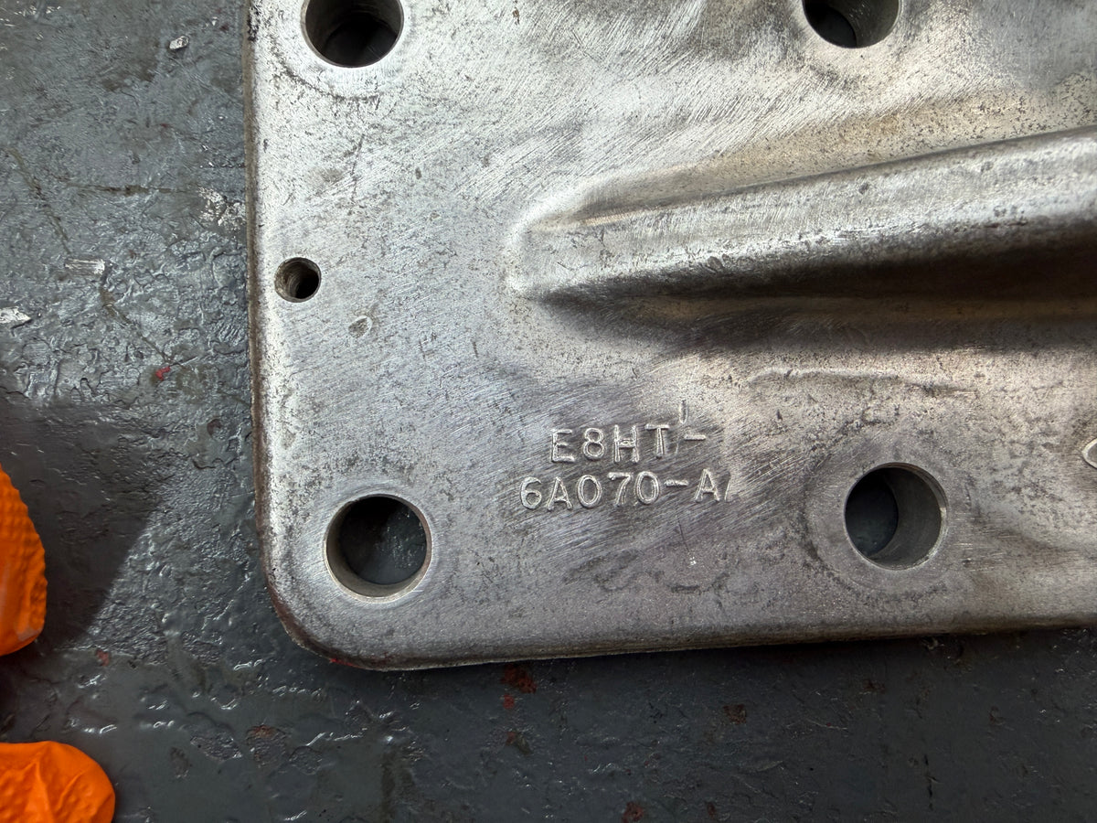Ford E8HT6A070AA Rear Engine Mounts for CAT 3406B