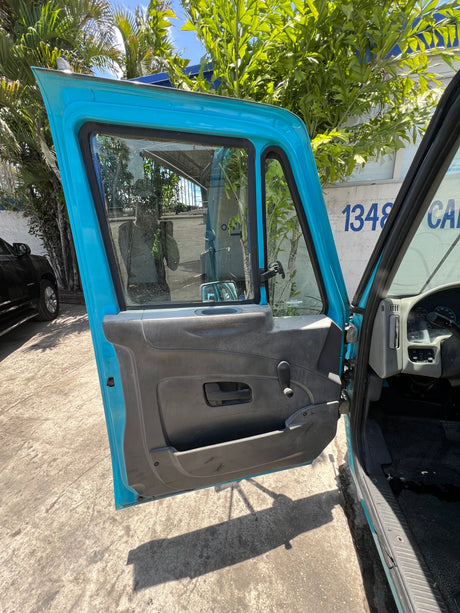 2009 International 4400 SBA CAB SET-BACK-AXLE