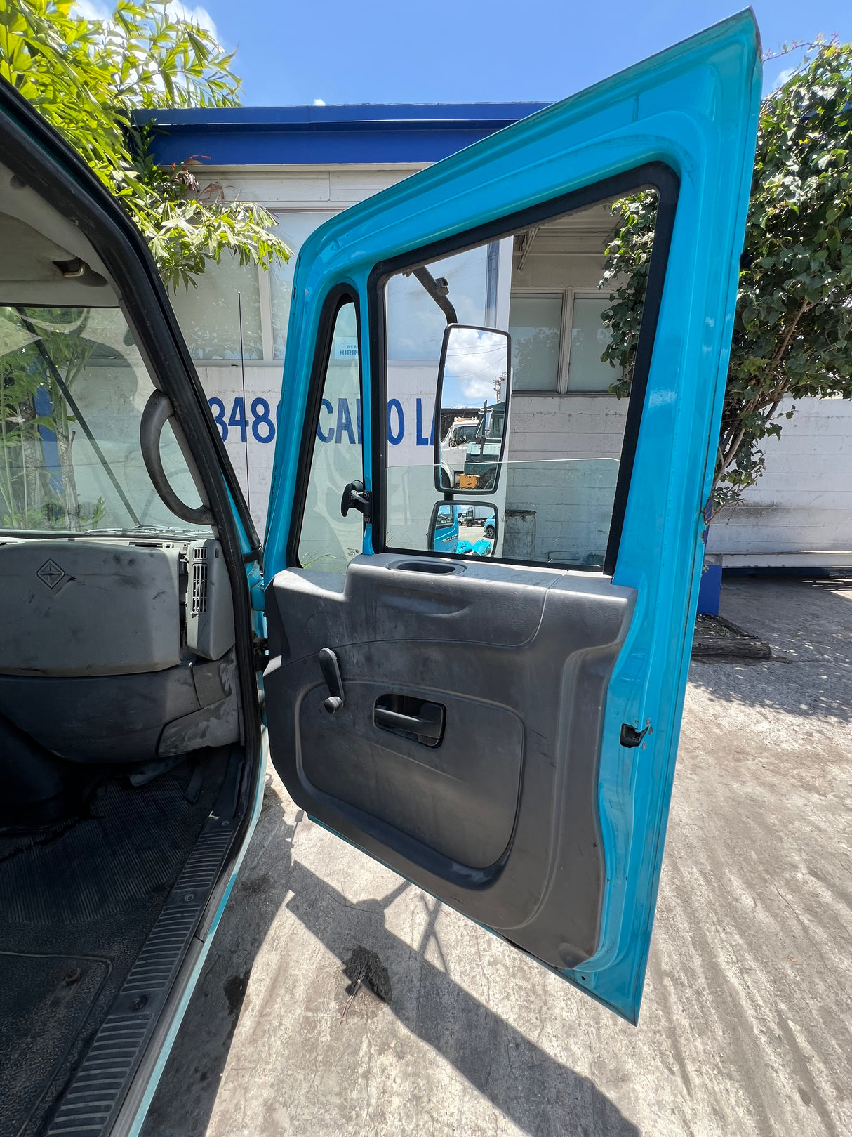 2009 International 4400 SBA CAB SET-BACK-AXLE