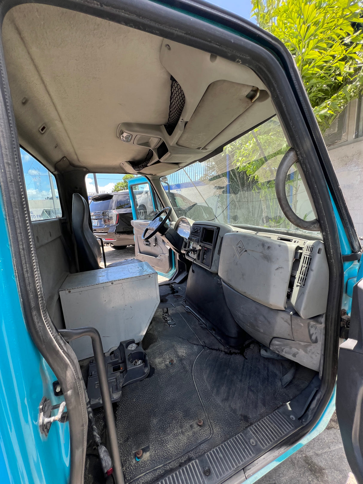 2009 International 4400 SBA CAB SET-BACK-AXLE