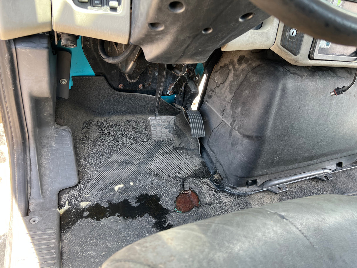 2009 International 4400 SBA CAB SET-BACK-AXLE