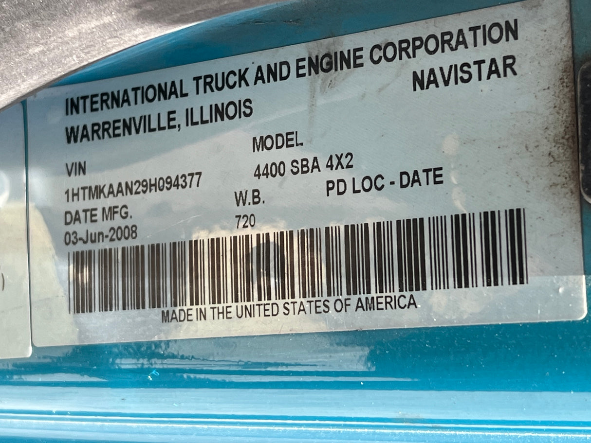 2009 International 4400 SBA CAB SET-BACK-AXLE