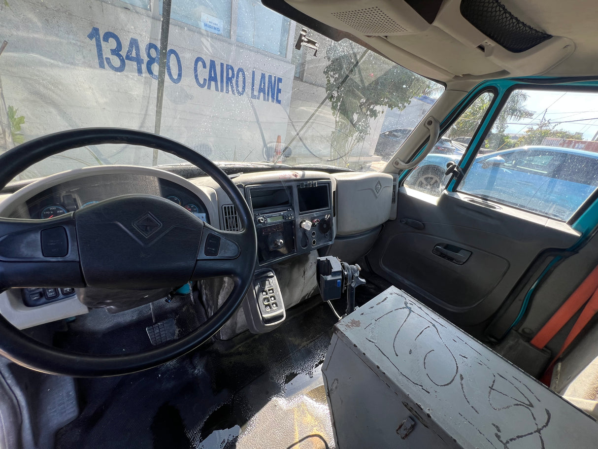 2009 International 4400 SBA CAB
